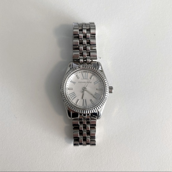 Michael Kors Silver stainless steel small watch - Picture 2 of 10